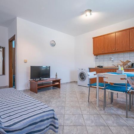 A & K Vacation House Varos Екстер'єр фото